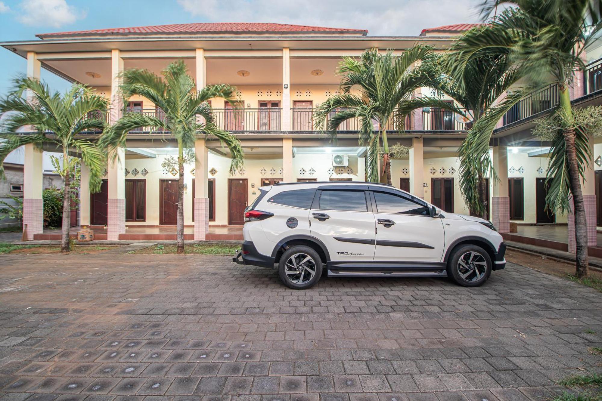 Oyo Life 93504 Kost Krisna Hotel Temukus Exterior photo