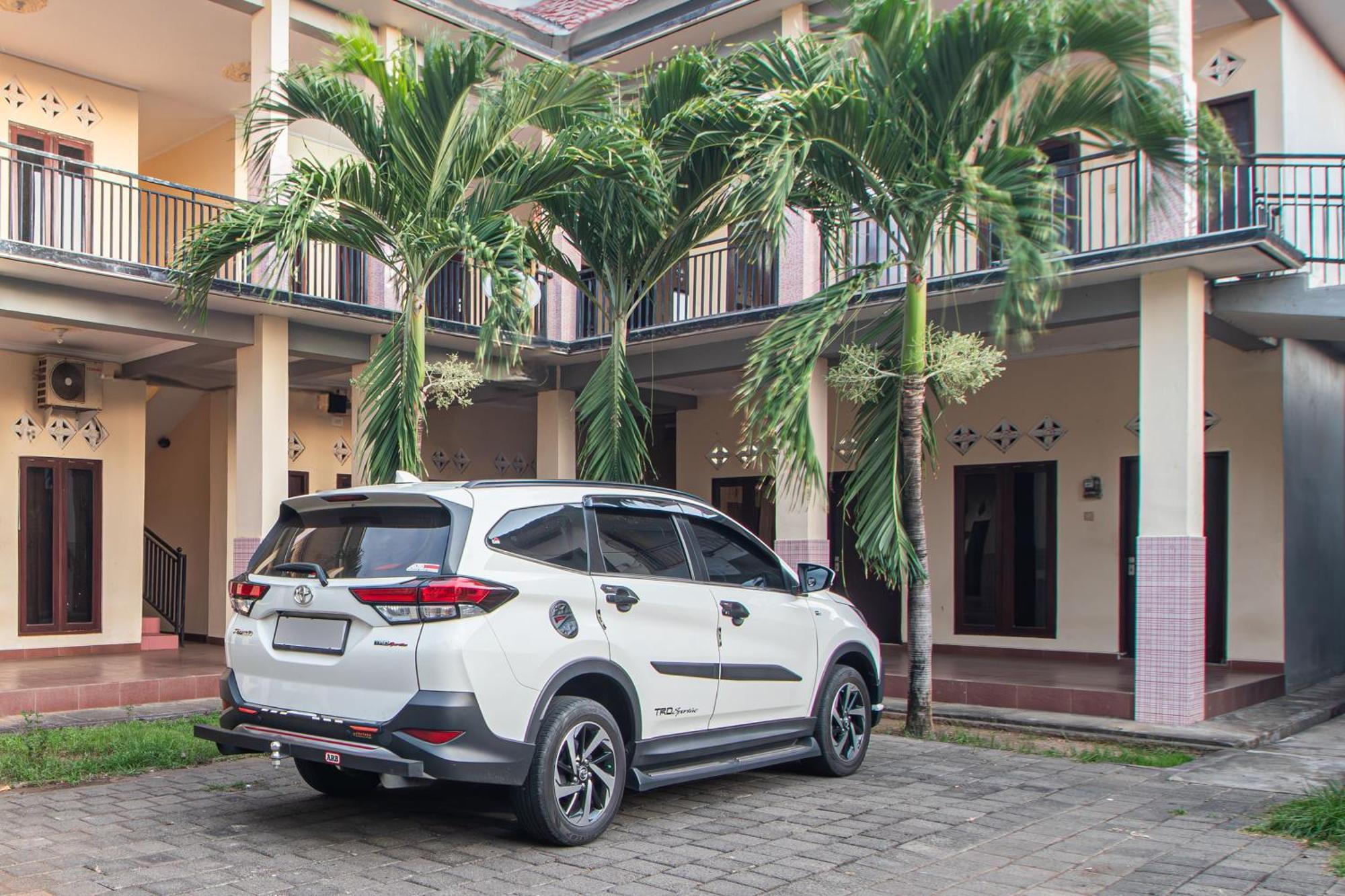Oyo Life 93504 Kost Krisna Hotel Temukus Exterior photo